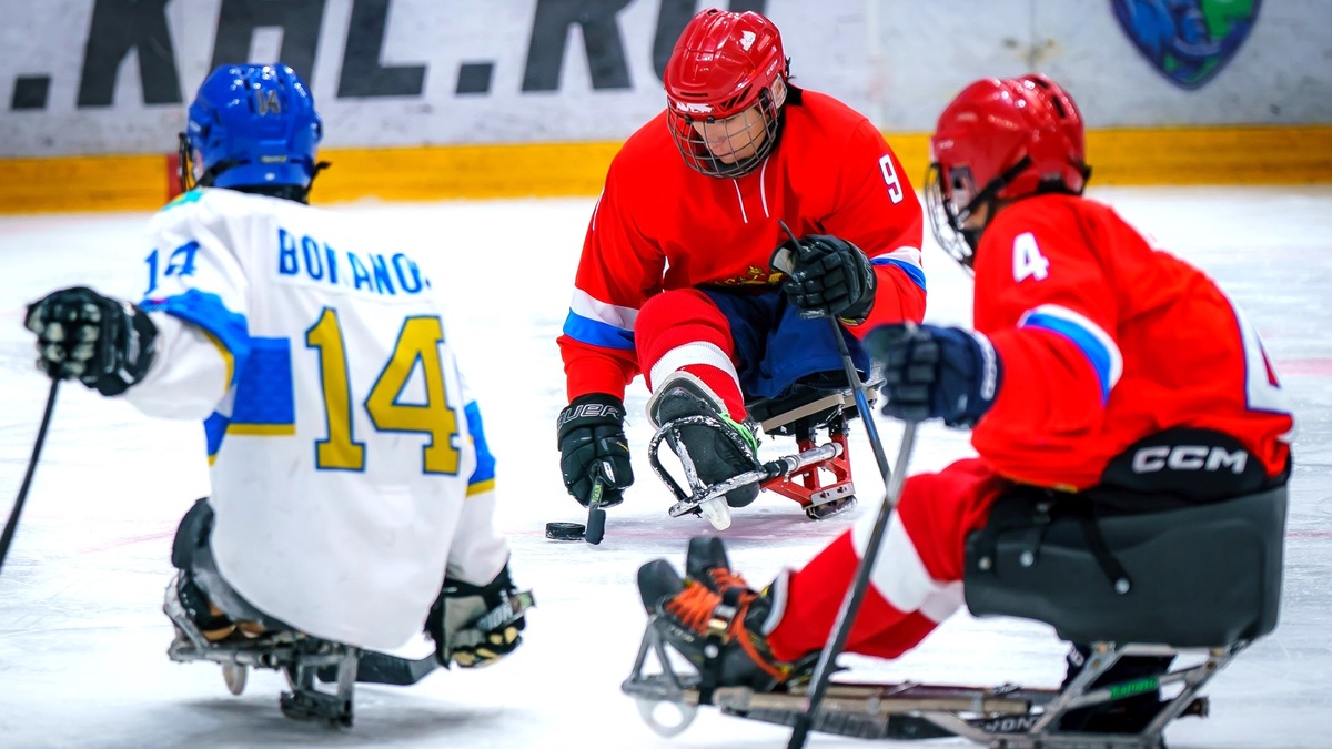    Югорчане выступают в составе сборной России на «Кубке континента КХЛ» по следж-хоккею