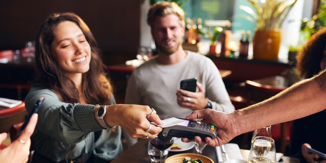 Почему безналичные платежи станут платными с Нового года и как новый налог ударит по каждому покупателю?