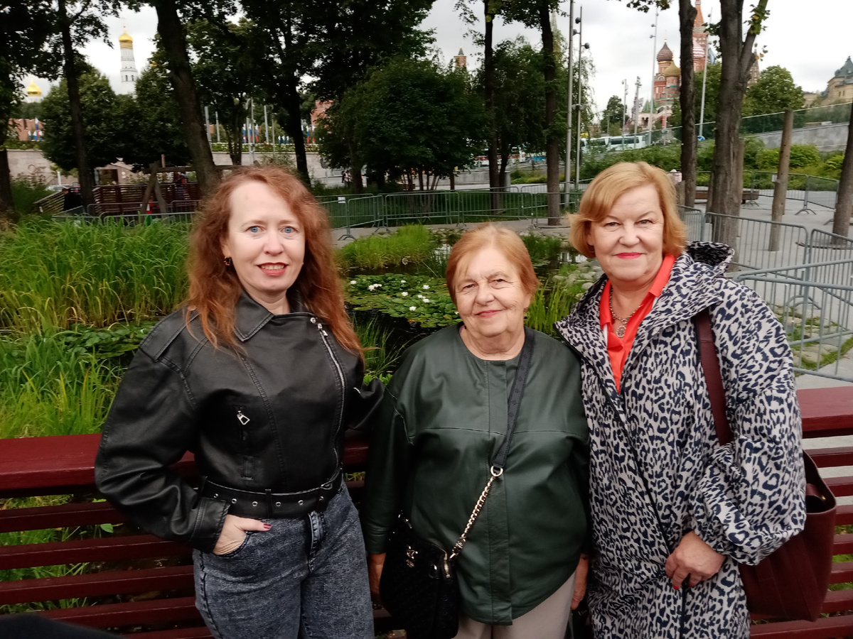 С Ириной и Леной летом в Зарядье 