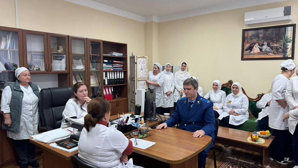 В Дагестане прокуратура выявила трудовые нарушения в районной больнице