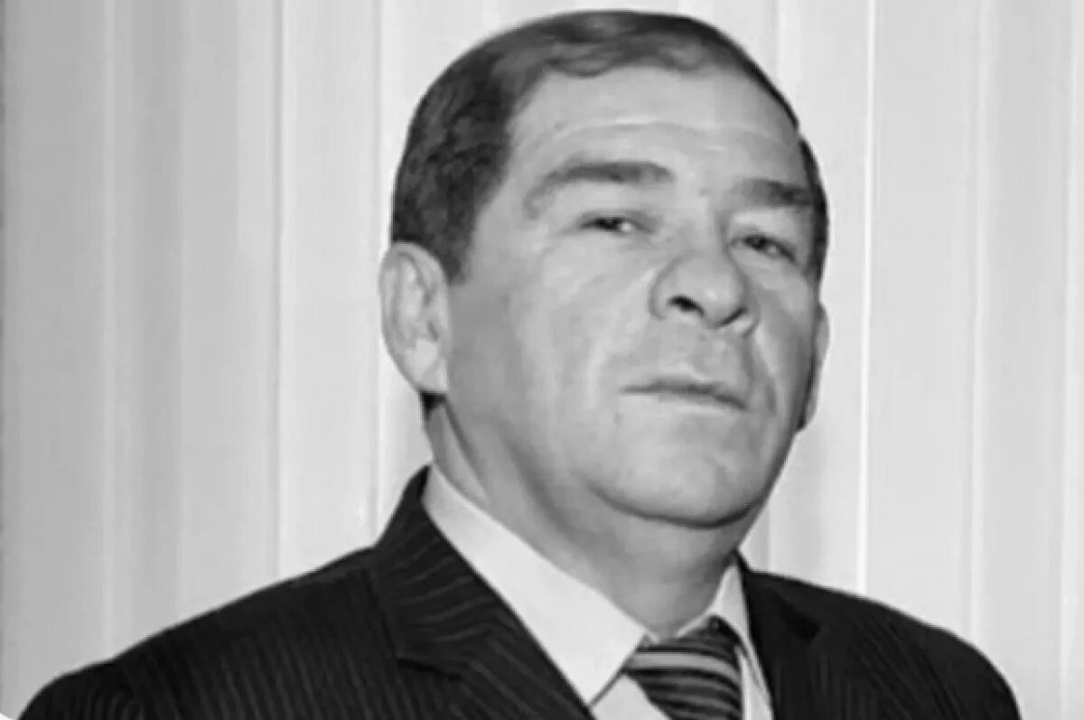    Ушел из жизни заслуженный артист России Алибек Хупсергенов