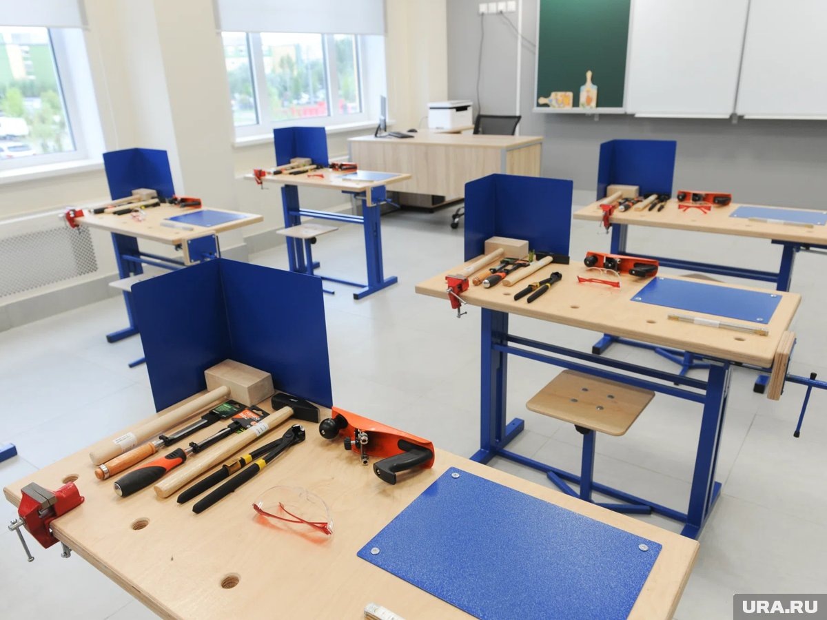     По решению Роспотребнадзора на «удаленку» ушли ряд школ Пуровского района