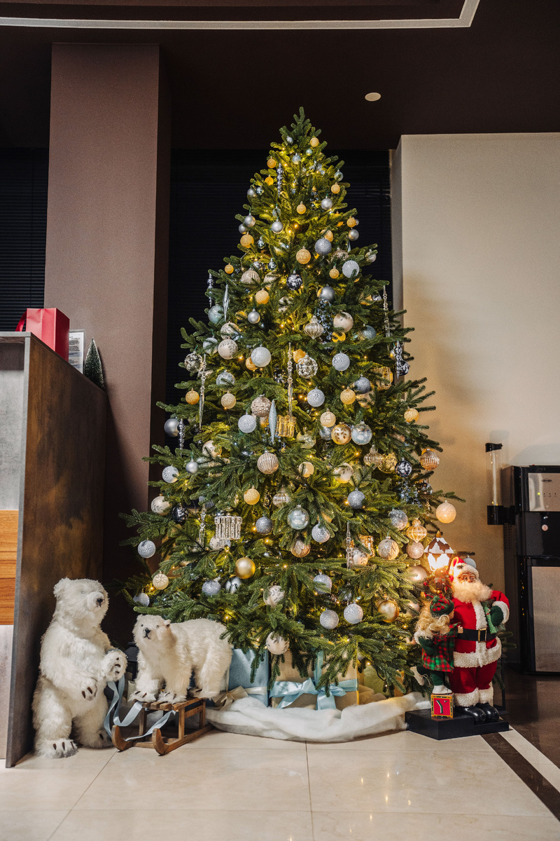 Новогоднее оформление офиса от Me Decor