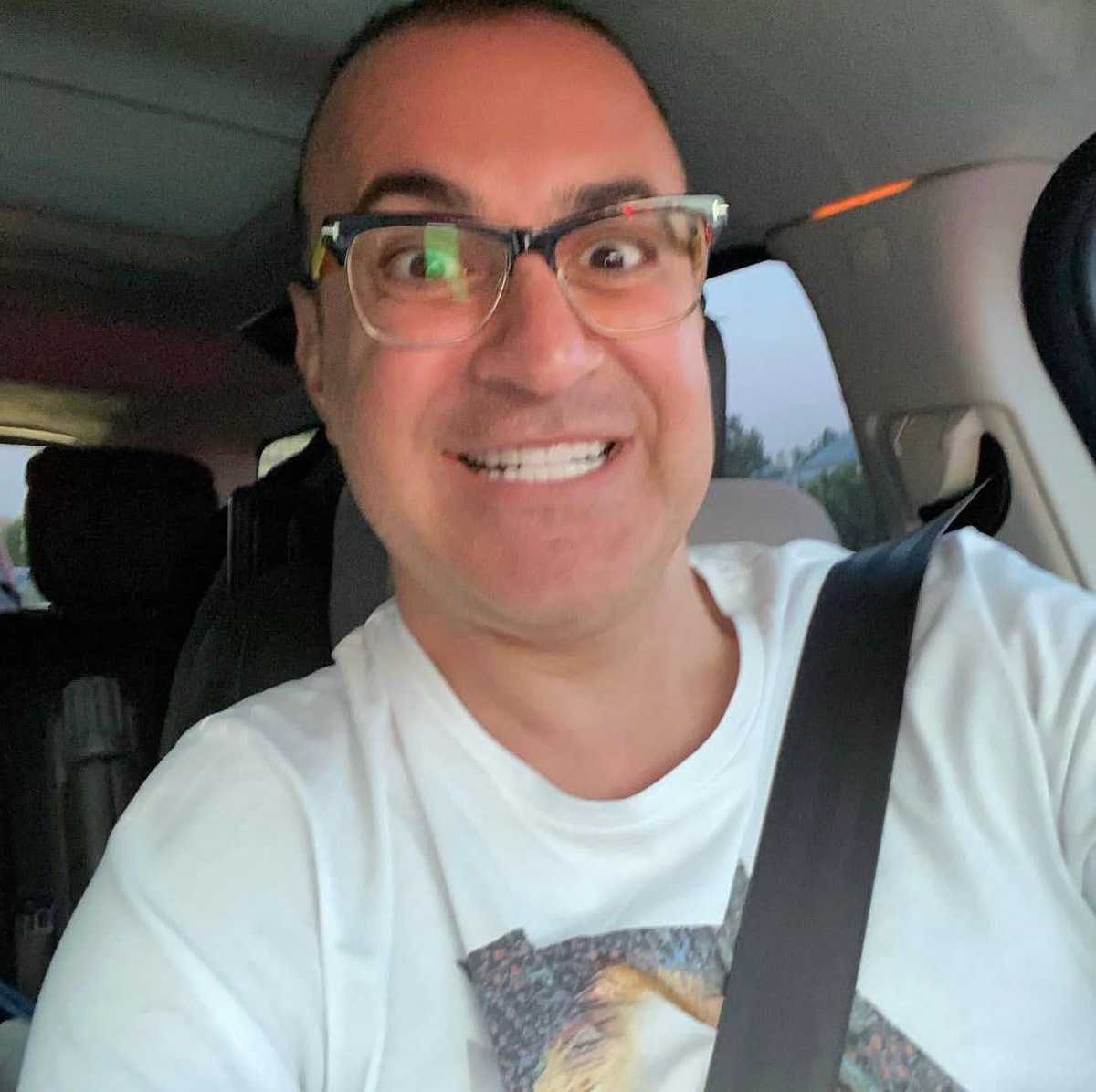    Гарик Мартиросян шесть лет ездит на Range Rover