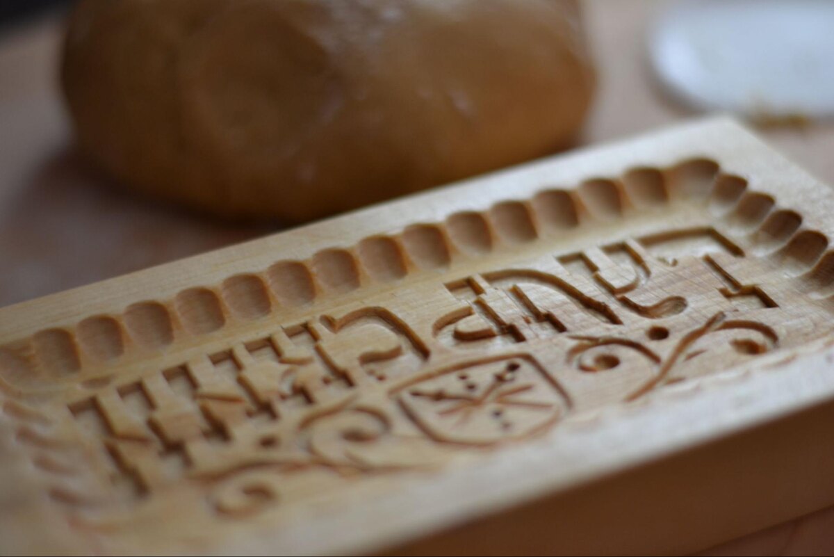 Пример доски-печатки для пряников в Туле