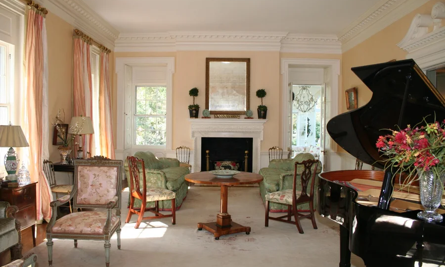 Колониальный стиль в интерьере квартиры и дома