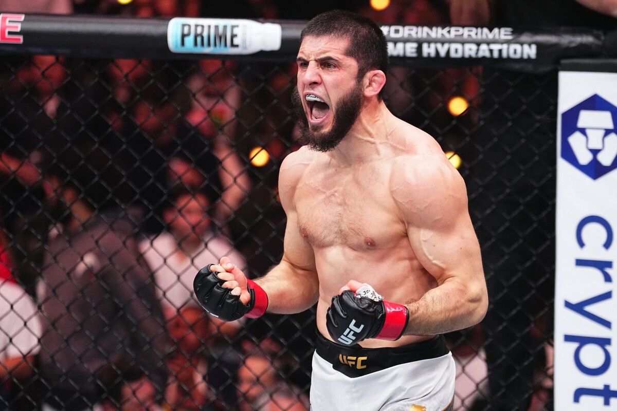     Ислам Махачев