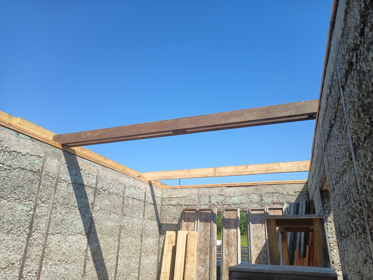 Балка на своем месте.