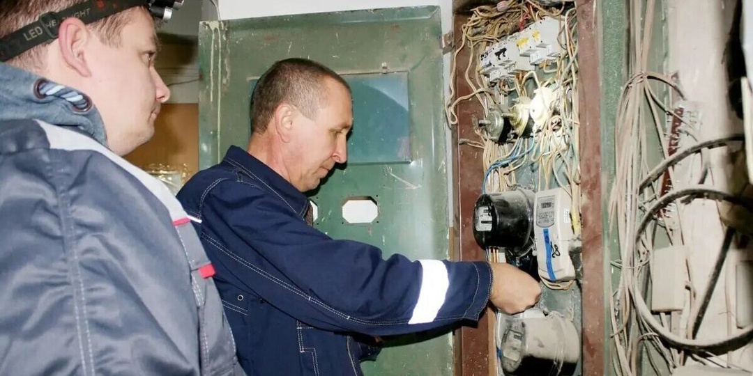 Астраханская энергосбытовая компания предупредила о массовых отключениях за долги