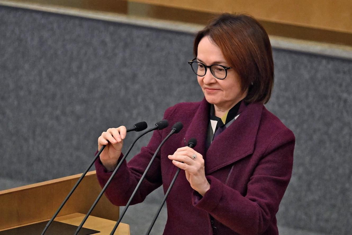 Как россиян будут переводить на безналичные расчеты?