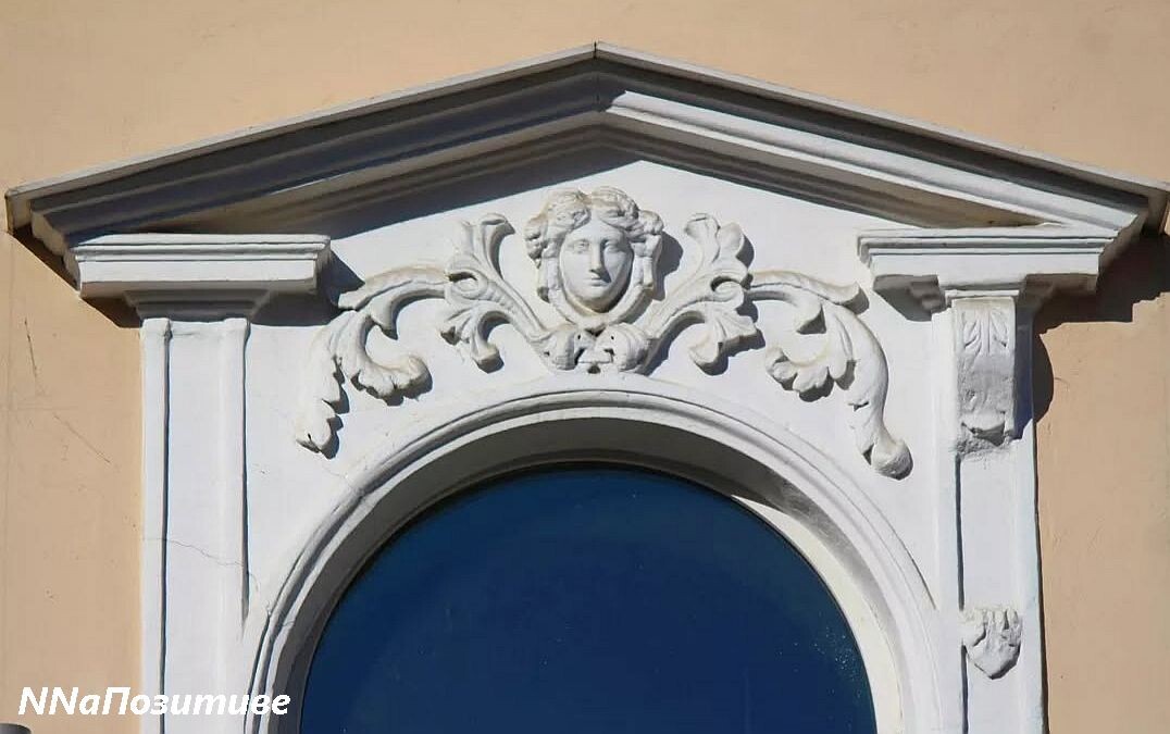 Маскароны на Малой Покровской