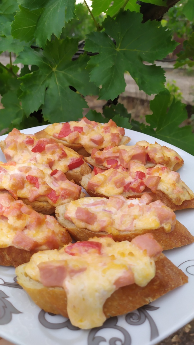 Фото автора. Горячие бутерброды.