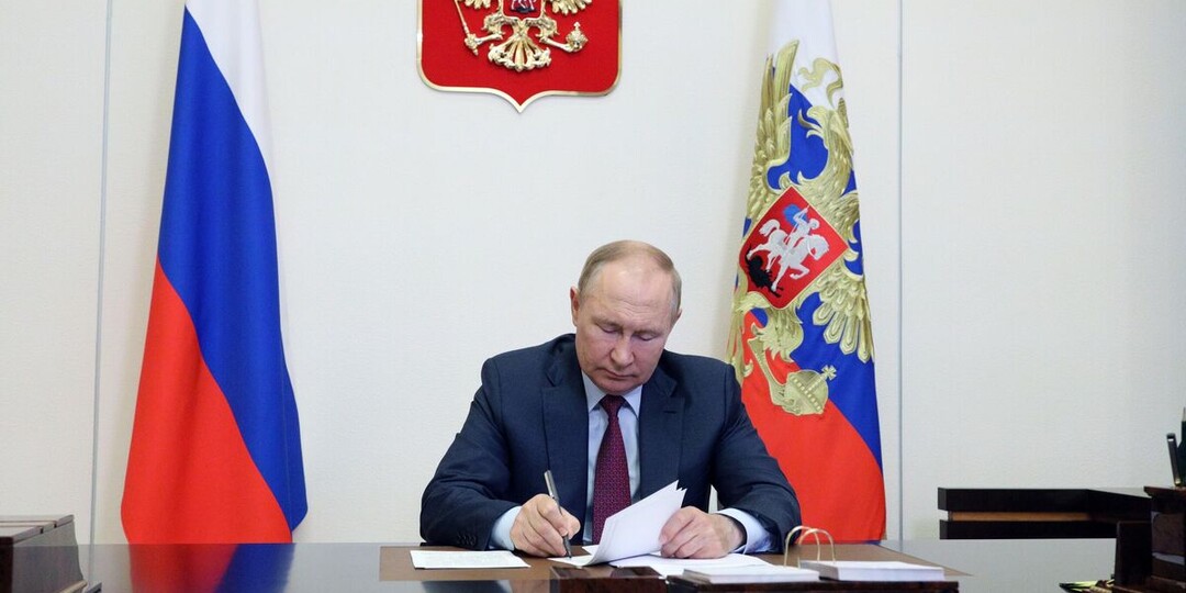 Путин подписал закон о запрете сплошных рубок на Байкале