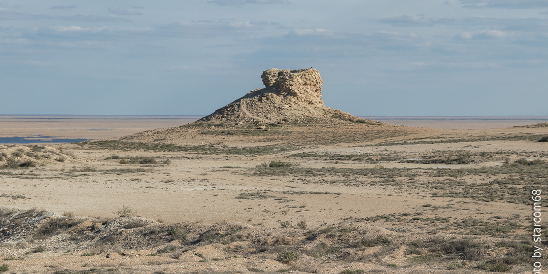 Крепость Урга и сторожевая башня на чинке Устюрта