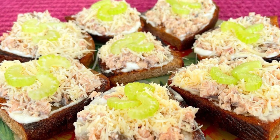 Каждый год 31 декабря готовлю эту закуску, и все гости от нее просто без ума. Рецепт знаменитых "немецких" бутербродов