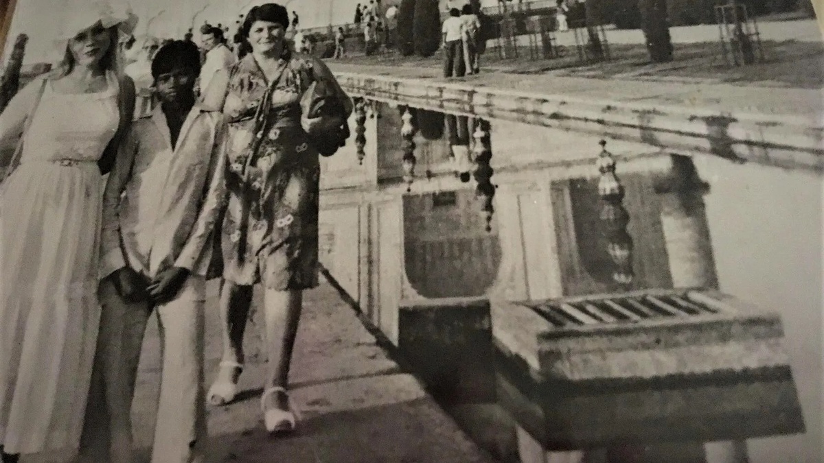 ИНДИЯ 1982 год. Фото автора поста.     Я слева в  шляпе. 