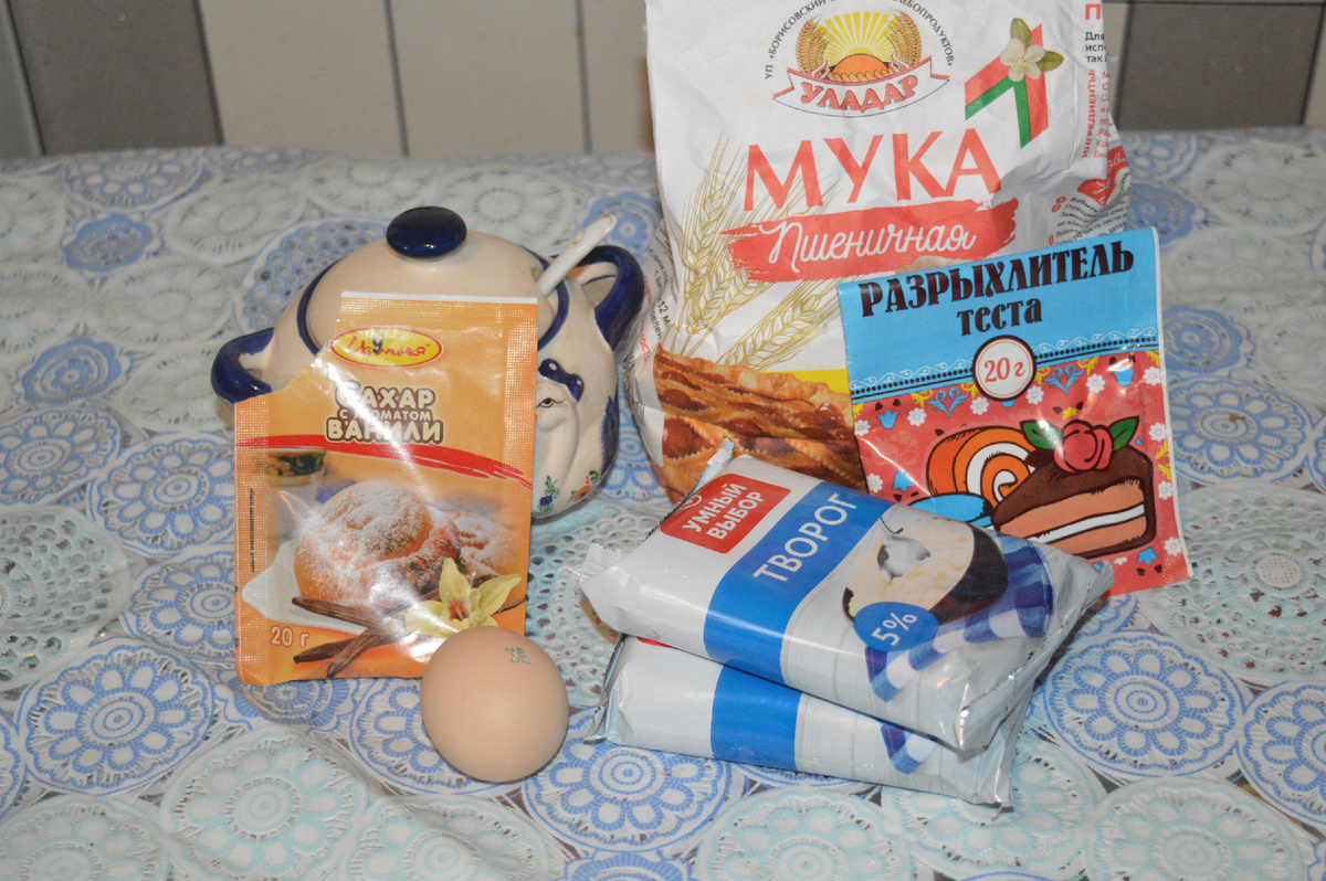 Сырники с творогом. Шаг 1. Фото: канал Три рецепта.