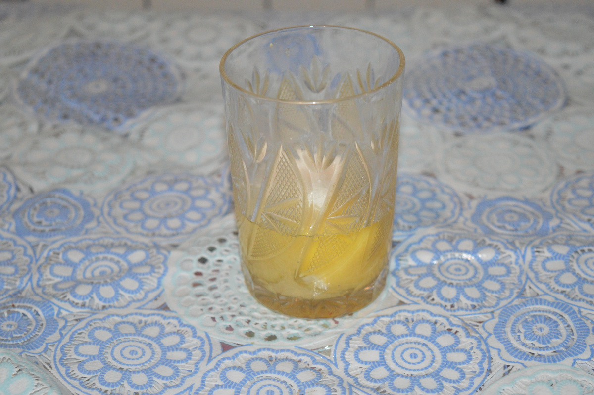 Сырники с творогом. Шаг 2. Фото: канал Три рецепта.