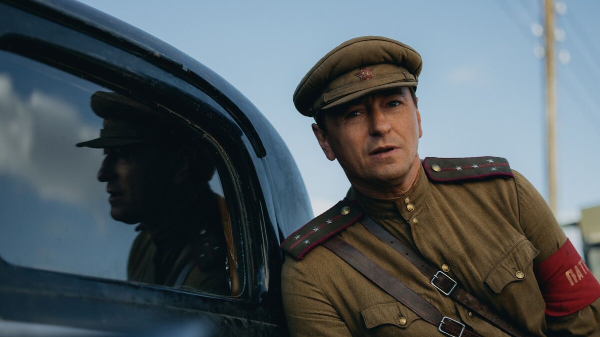 Безруков в роли капитана Павла Алёхина. Фото Яндекс.Картинки. 