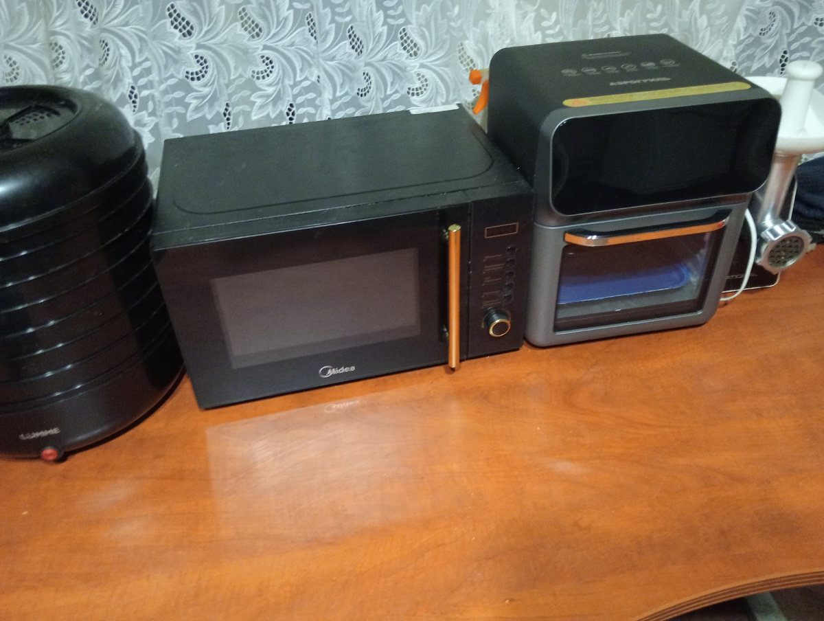 Крайний справа Аэрогриль 