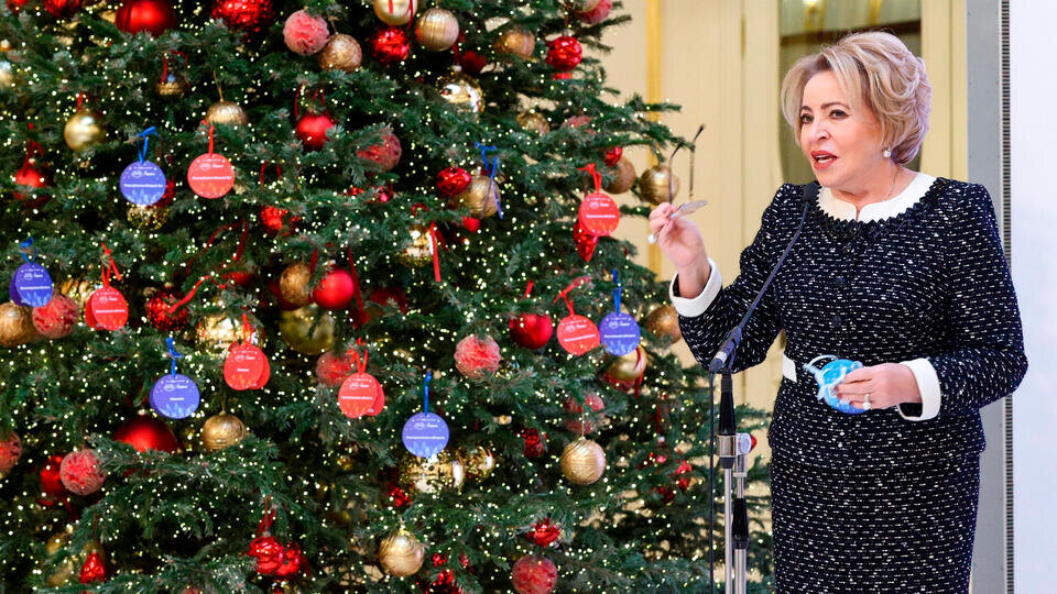     Матвиенко приняла участие в акции "Елка желаний" в Совфеде РИА Новости/Пресс-служба Совета Федерации РФ