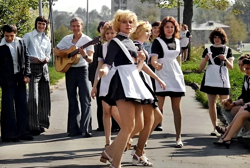 Школьные годы чудесные: счастливые и грустные советские школьники на фотографиях 70-80-х гг.