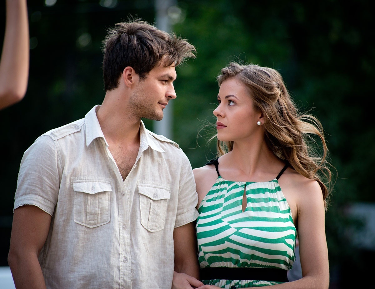 Михаил Гаврилов и Олеся Фаттахова, кадр из сериала «Степные волки»