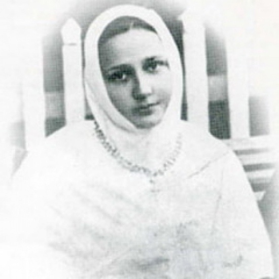 Кора Антарова 