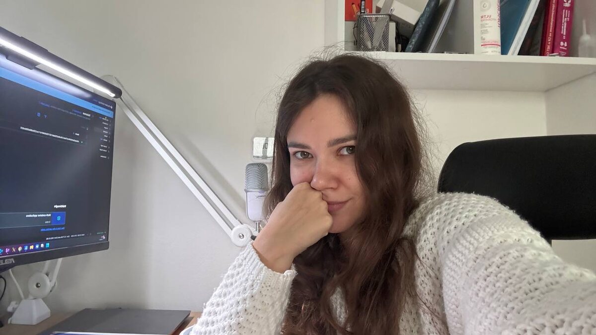 Можно и в разработку к 30 годам вкатиться, даже с гуманитарным образованием.