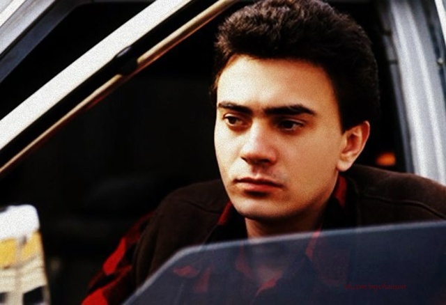 Тяжелое детство, сравнение с Шатуновым и пророческий альбом: каким успел запомниться молодая звезда шансона 90-х Юрий Петлюра