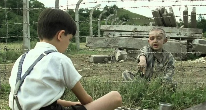 Кадр из фильма "Мальчик в полосатой пижаме"