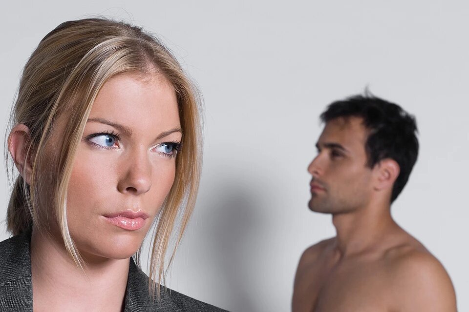 В рубрику "Замочная скважина" пришло откровенное письмо. Фото: EAST NEWS.