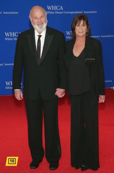 Роб Райнер и Мишель Сингер Райнер поженились в 1989 году.