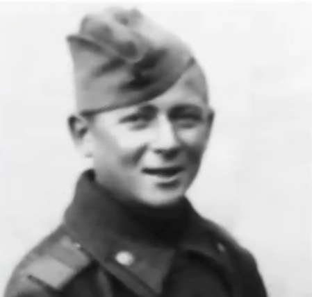   Кадр из передачи «Тайны нашей эстрады»: почему Константин Ваншенкин отказывался от «воды» в своей песне. Телеканал «Москва Доверие», 2022 г.