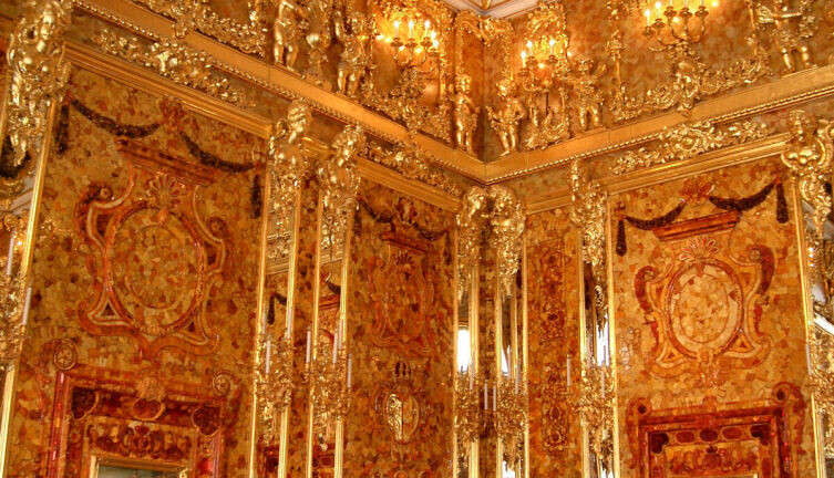    Восстановленная янтарная комната Фото: jeanyfan, общественное достояние