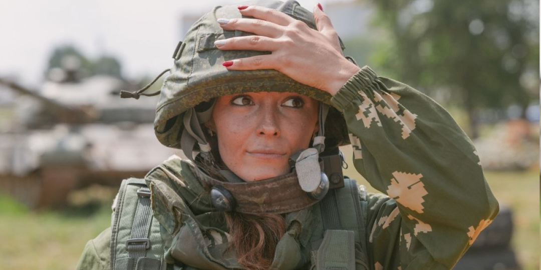 ГНЕВ ПОПОЛАМ С ЛЮБОВЬЮ