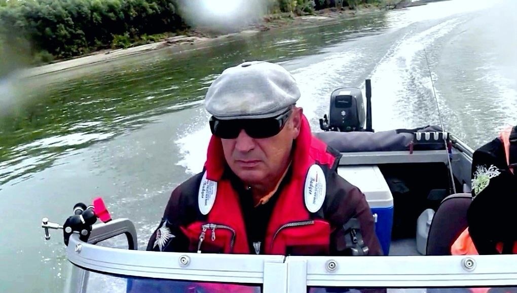 Лодочник. Река Обь.