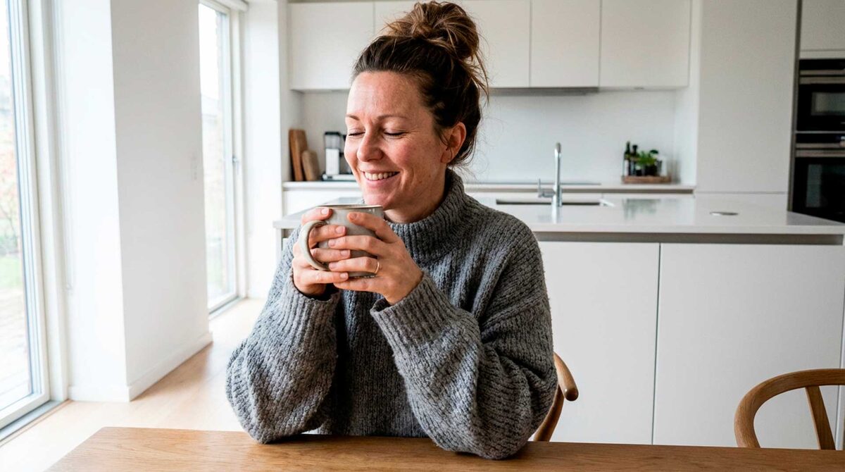 Тот самый момент, когда кофе пьёшь одна, в тишине. Тишина еще никогда не была такой вкусной