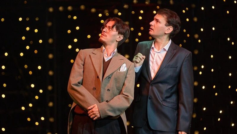    Денис Кручинин в роли Антона Чехова и Сергей Усов Фото: пресс-служба Чехов-центра