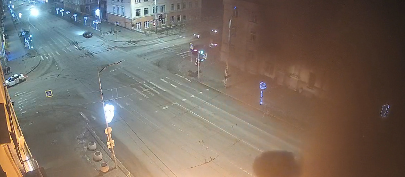    Иномарка сгорела на главном проспекте в Петрозаводскечитатель "Фактора"