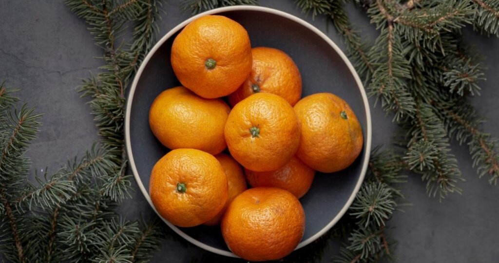 Золотые шары Нового года: как получить от мандаринов только пользу?