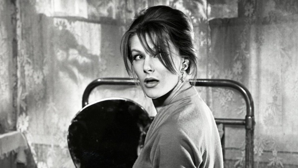    Зрители, скорее всего, не помнят её красотку Анфису из «Девчат»