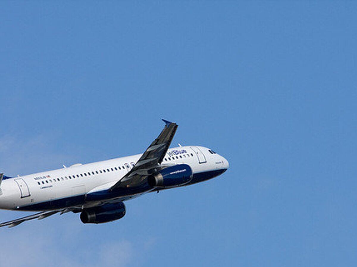    Airbus A320 компании JetBlue | © Flickr / Synchronizer