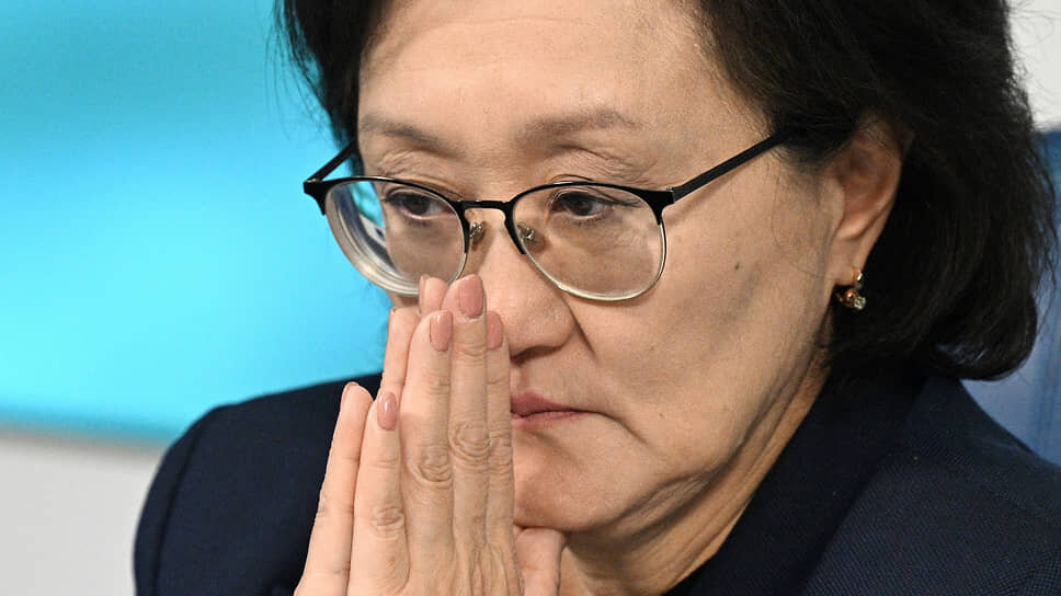 Сардана Авксентьева обескуражена информацией о том, что право участия в некоторых думских мероприятиях продается и покупается.📷Фото: Глеб Щелкунов / Коммерсантъ