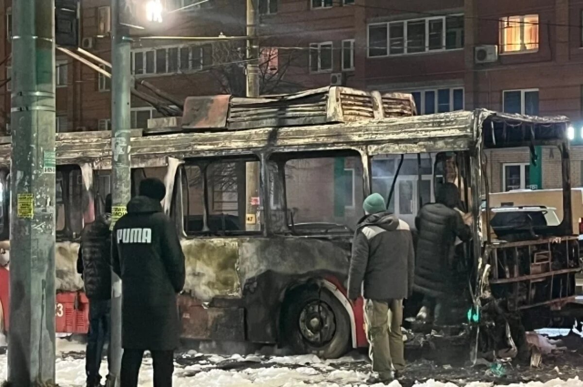    В полночь на улице Болдина в Туле сгорел троллейбус
