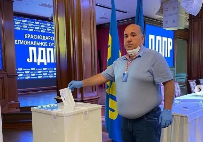 Юрий Напсо. Обложка © Instagram (деятельность организаций признана экстремистской и запрещена на территории) / yuriy_napso