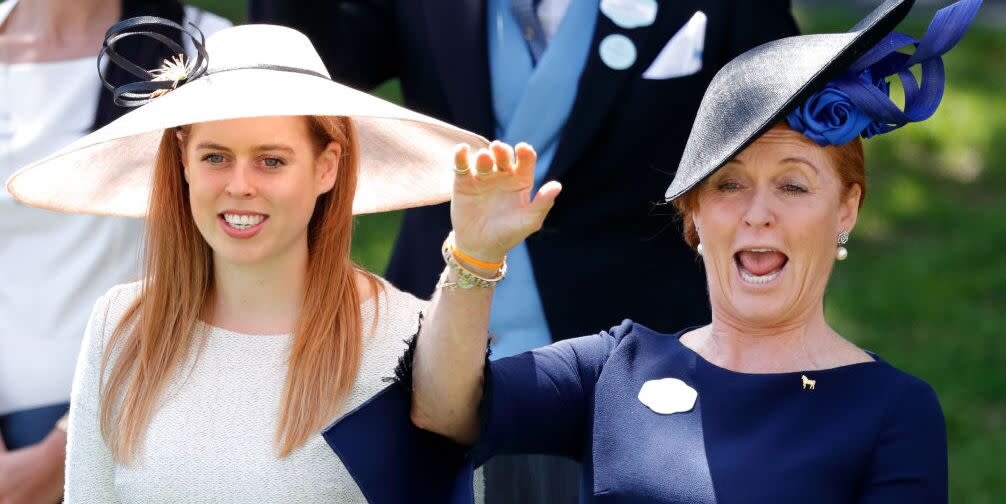 принцесса Беатрис и ее мать Сара Фергюсон