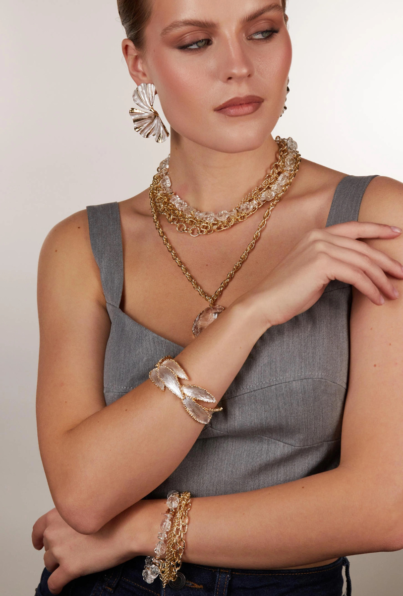 Браслет в виде лепестков