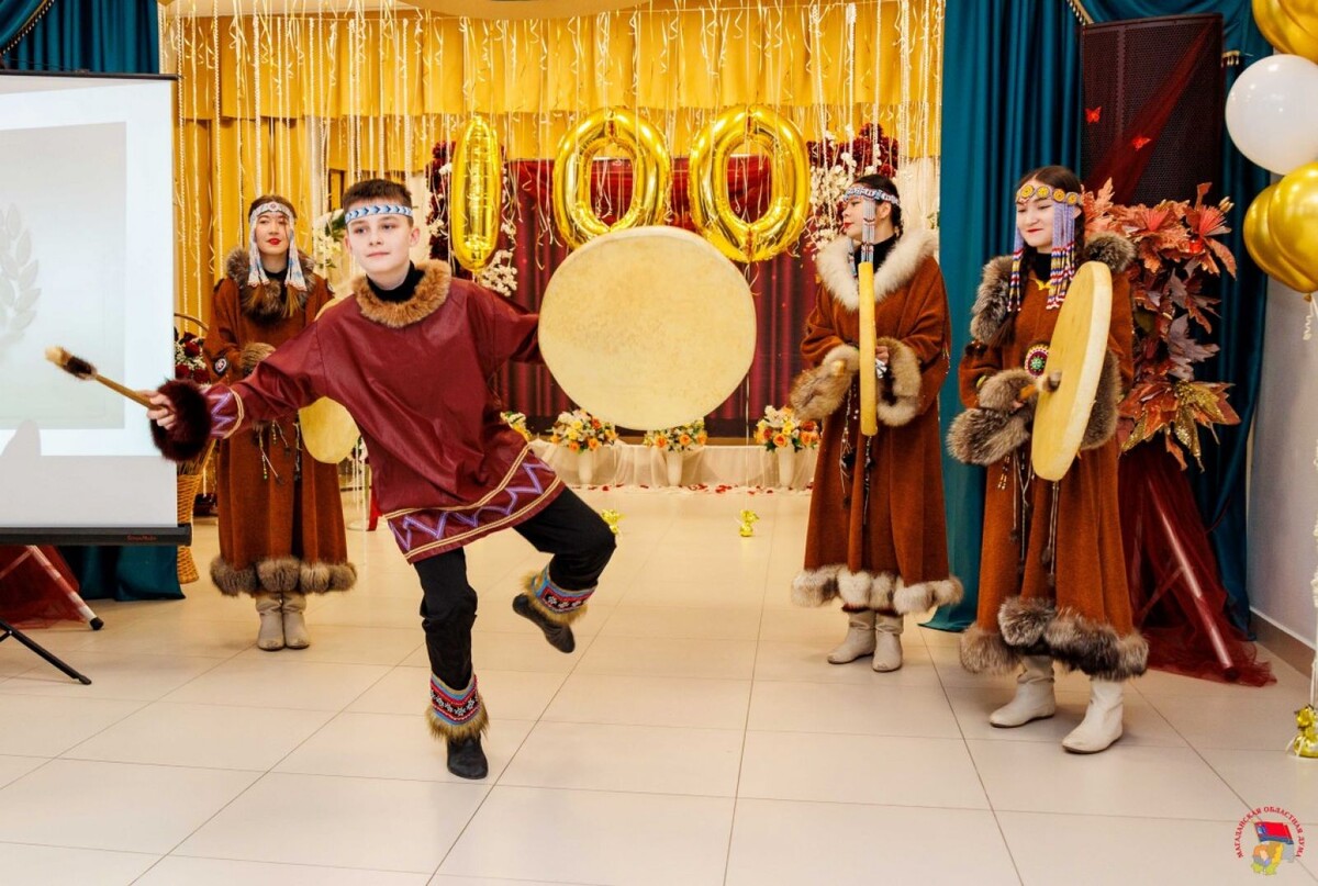   Школа в посёлке Гадля / Фото: пресс-служба Магаданской облдумы