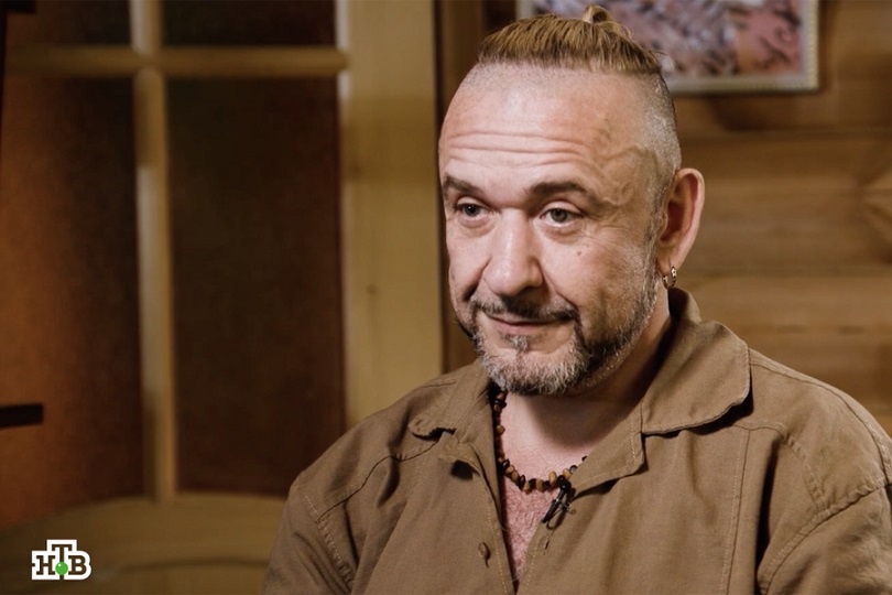 Звезда «Кривого зеркала» Александр Морозов показал лицо после пластической операции